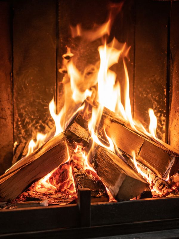 kaminholz-bannewitz-feuer-symbolfoto Kaminholz Bannewitz - Symbolfoto Holz im Kamin, was brennt